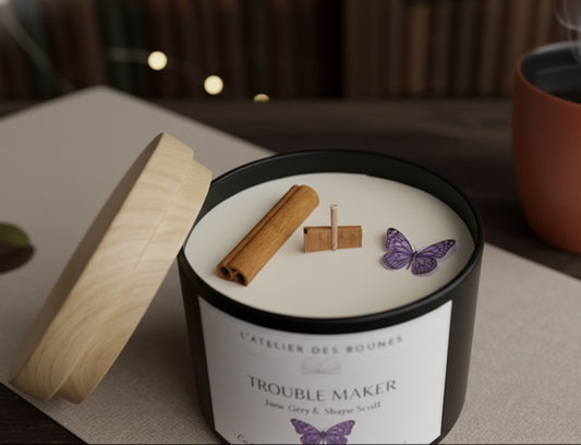 Bougie Trouble Maker 2 - Laura Swan